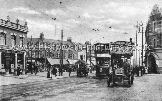Motor Bus & Tram at Bakers Arms, Leyton, London. c.1907.